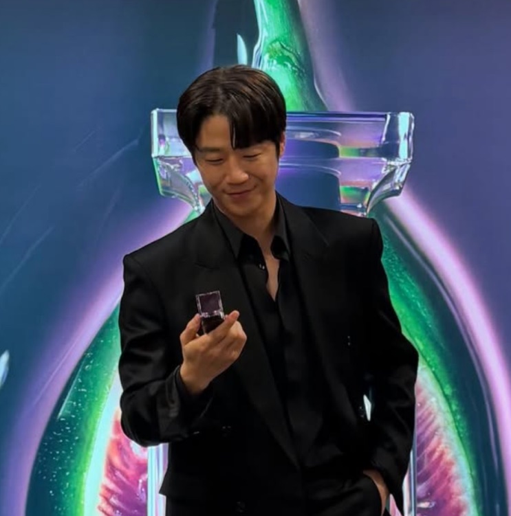 Jung Joon-won em foto do próprio Instagram