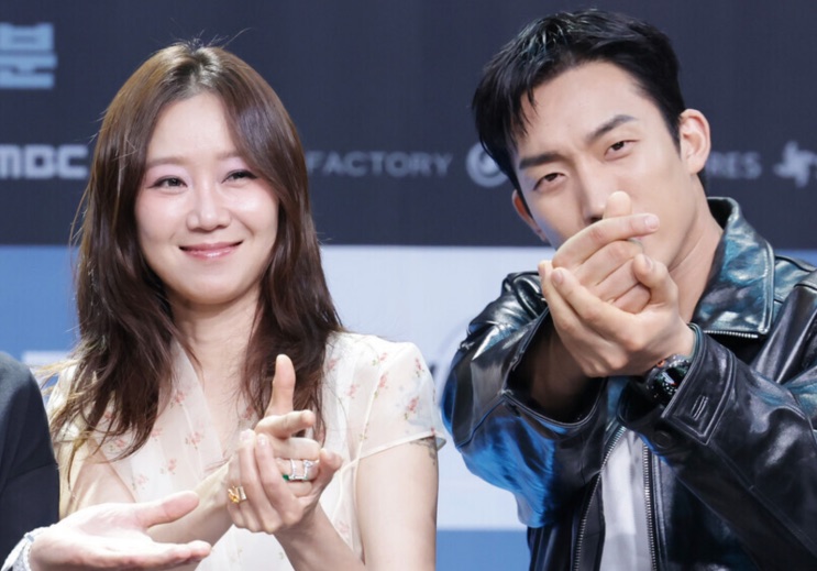 Gong Hyo-jin e Jung Joon-won em cena de A Bona Fide Killer