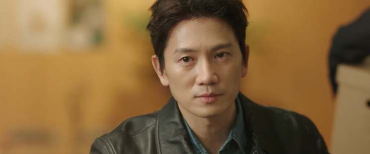 Park Hae-kang (Ji-sung) de jaqueta em The Apartment Job