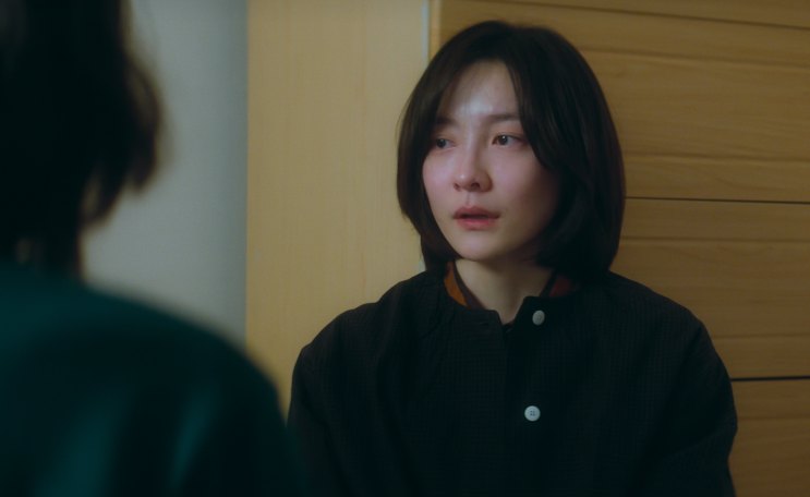 Cheon Sang-yeon chorando