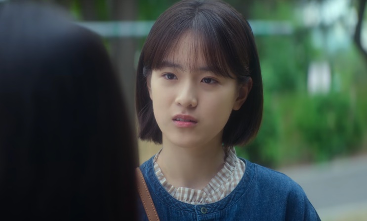 Eun-jung e Sang-yeon crianças, na escola