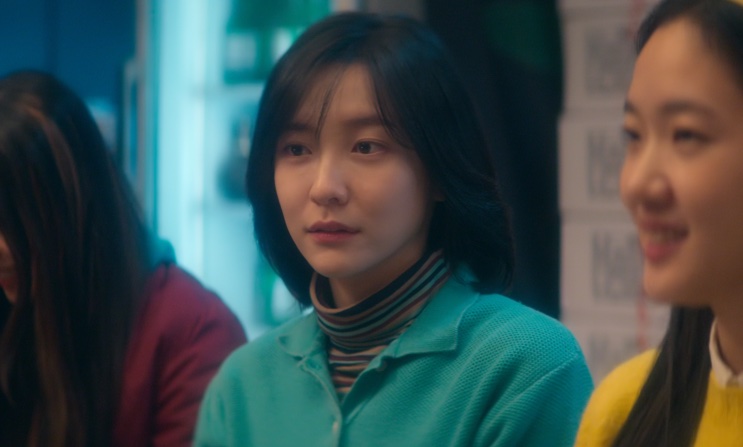 Sang-yeon sozinha em cena