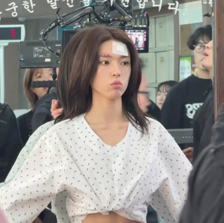Ha Young num set de gravação