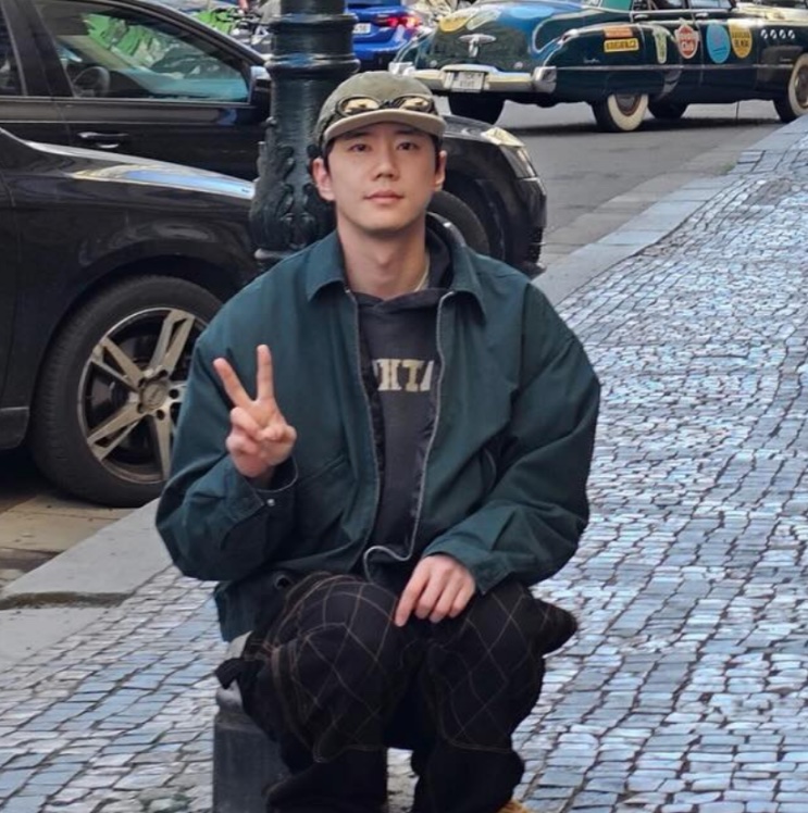 Lee Jun-young em foto do Instagram dele