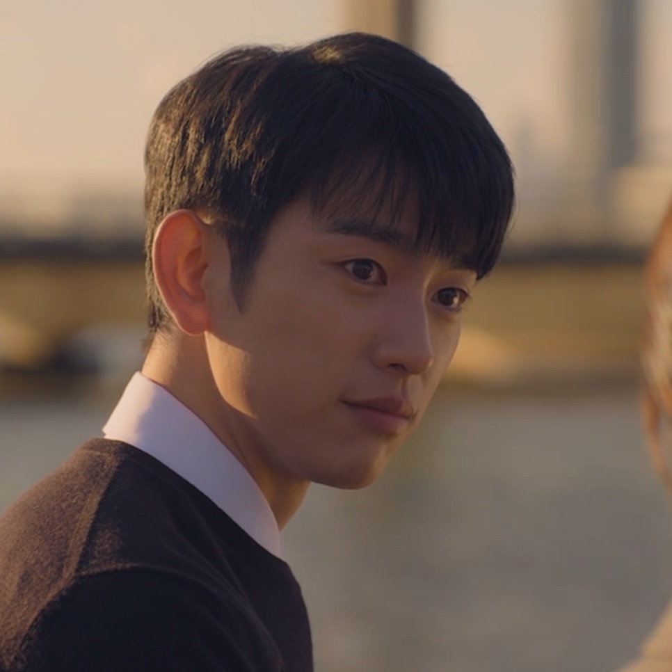 O que aconteceu com o ouvido do Lee Ho-su em Uma Seul Desconhecida?